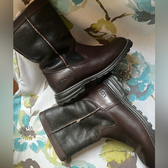 UGG Australia Leather Booties, Size 5 - Picture 1 of 5